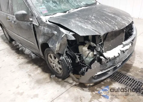 2011 Chrysler Town & Country Touring from USA, damaged, VIN 2A4RR5DG3BR745331